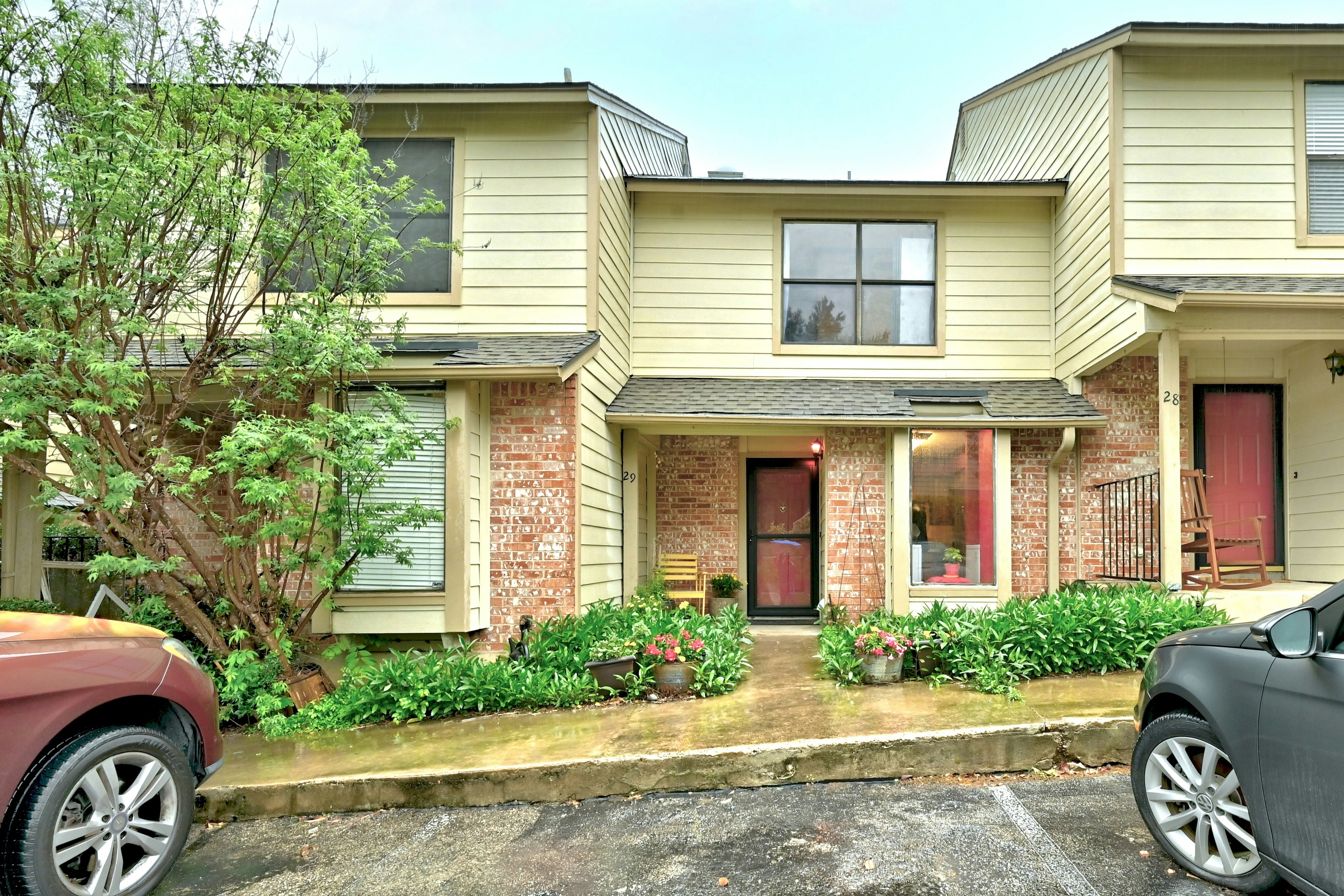 3801 Menchaca Road 29, Austin, TX 78704, Presented by Lauren Bach